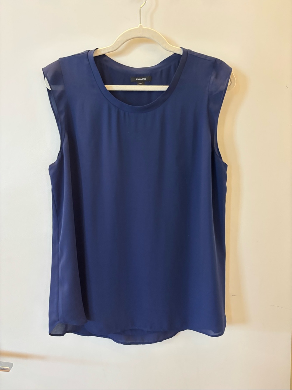 RW&CO. Navy Sleeveless Chiffon Blouse